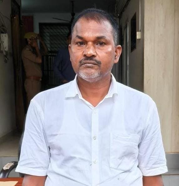 20 साल बाद बलिया खाद्यान्न घोटाले में कोटेदार गिरफ्तार, ईओडब्ल्यू ने दबोचा