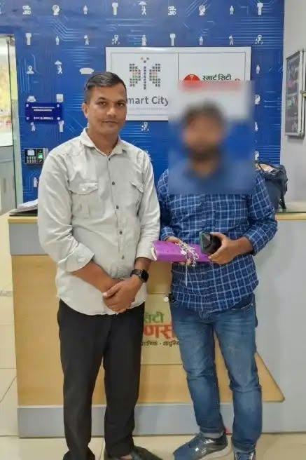 कमांड सेंटर की टीम ने चार घंटे में खोज निकाला ऑटो में छूटा आभूषणों से भरा बैग