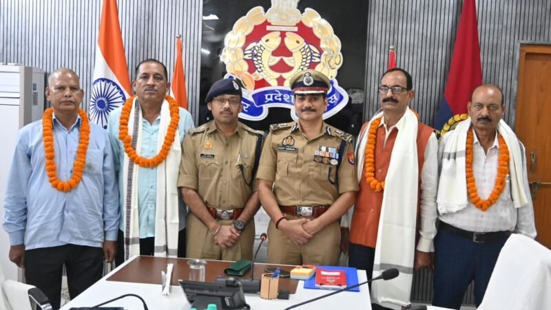 चार पुलिसकर्मियों को सेवानिवृत्ति पर दी गई भावभीनी विदाई