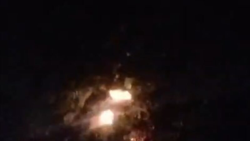 आंधी में पेड़ से टकराया 11 हजार वोल्ट का तार, आग लगने से बिजली आपूर्ति बाधित