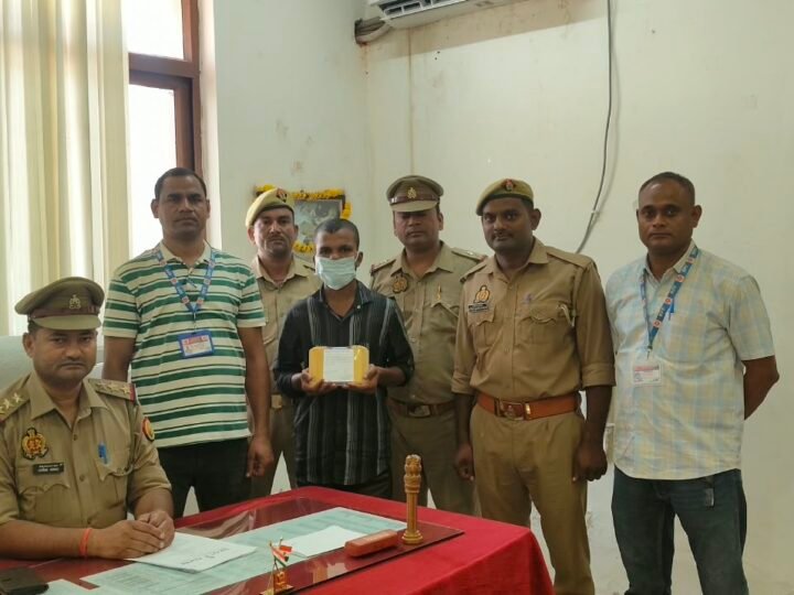 25 हजार रुपये के मोबाइल फोन संग चोर गिरफ्तार