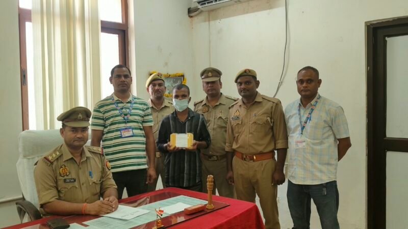 25 हजार रुपये के मोबाइल फोन संग चोर गिरफ्तार