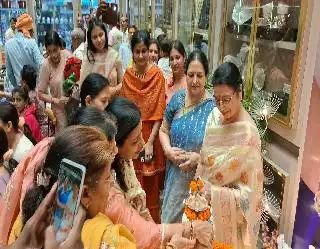 लहुराबीर में डायमंड, पोलकी-कुंदन ज्वेलरी प्रदर्शनी शुरू