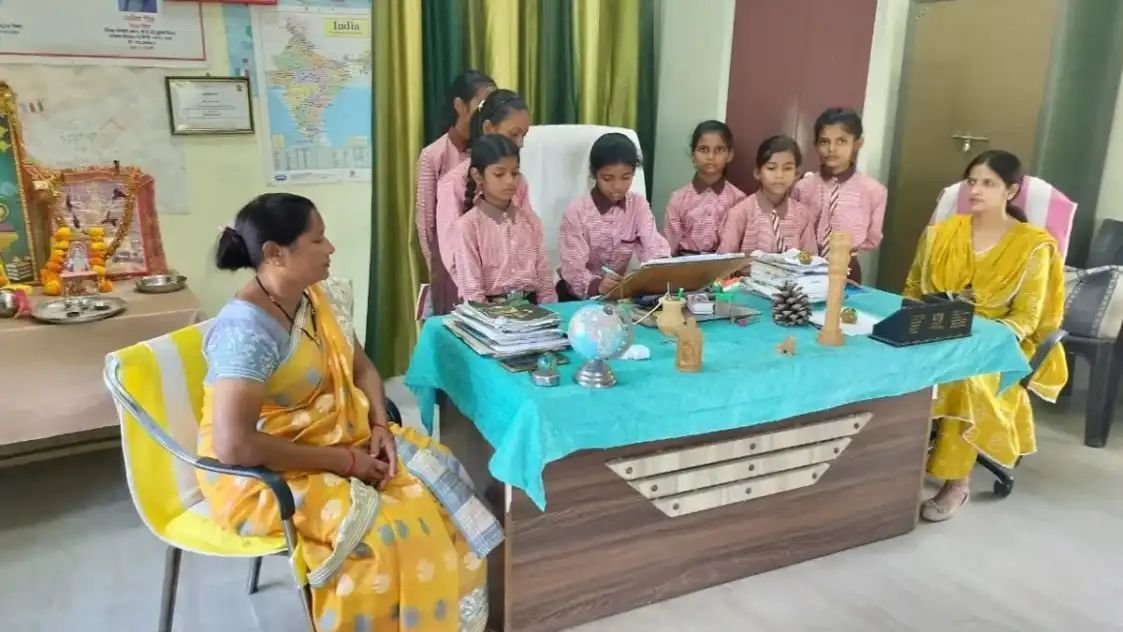 सृष्टि पटेल बनीं प्रधानाध्यापिका