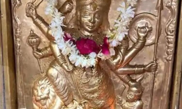 मां कात्यायनी के दरबार में उमड़े श्रद्धालु