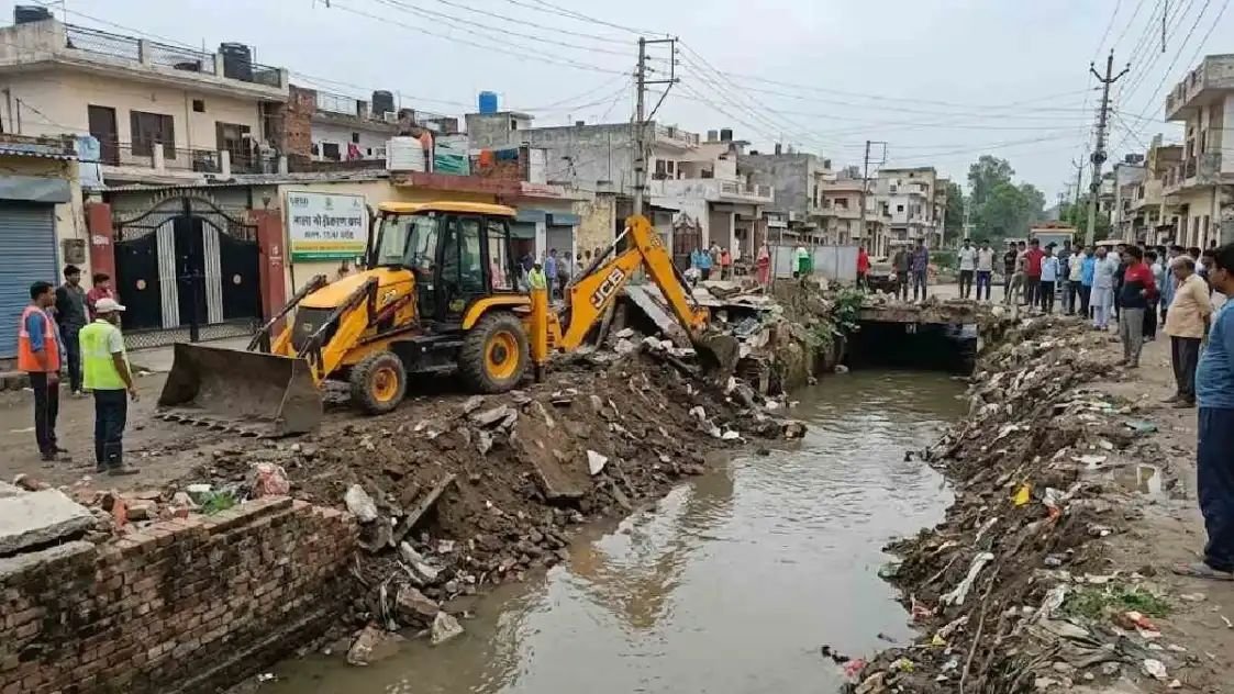 नाले के चौड़ीकरण से 200 घरों को मिली जलभराव से राहत