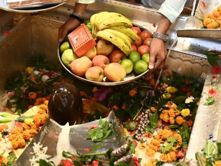 काशी विश्वनाथ धाम में कन्या पूजन