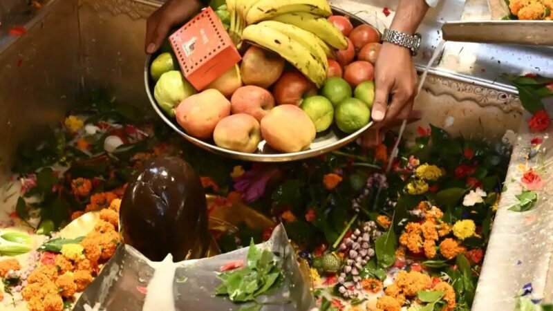 काशी विश्वनाथ धाम में कन्या पूजन